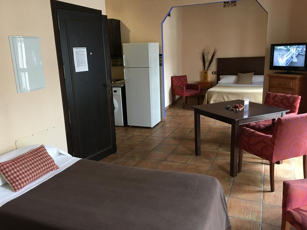 Apartamentos Victoria Bujalance Екстер'єр фото